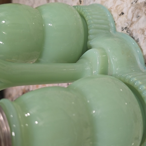 Reserved** Mosser Glass Green Jadeite Salt And Pepper Shakers - Picture 3 of 3